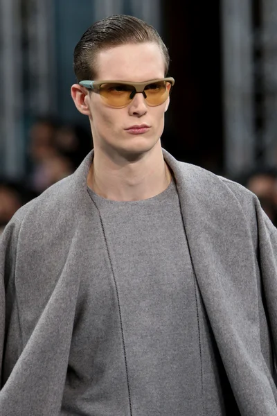 Look 70